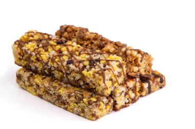 Vejetaryen tatlı: Beyaz ve kısa odaklı, kuru üzüm ve ballı mısır gevreği.