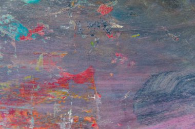 Renkli yaratıcı arkaplan: Ahşap bir palette yağlı boya kalıntıları, kısa odak, seçici bulanık