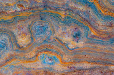 grunge arkaplan: eski metal bir yüzey üzerindeki kıvrımlı pas, tonlama 