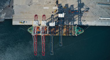 Denizaşırı nakliye vinçleri Avrupa ve İsveç 'e 