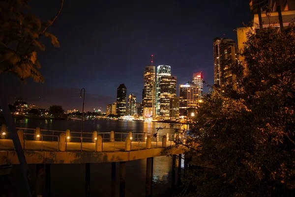 布里斯班故事桥的夜景 — 图库照片