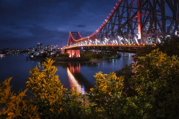 Νυχτερινή άποψη της γέφυρας Story στο Brisbane — Φωτογραφία Αρχείου