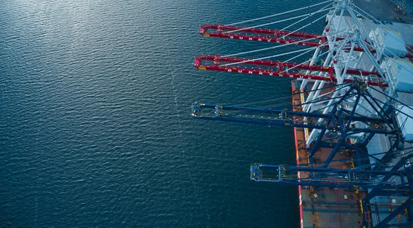 Shipping cranes over seas to Europe and Sweden — Stock Photo, Image