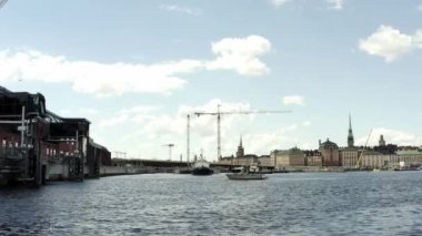 Stockholm takımadasındaki Guldbron 'a yeni bir kanalizasyon nakli. 2020-06-29