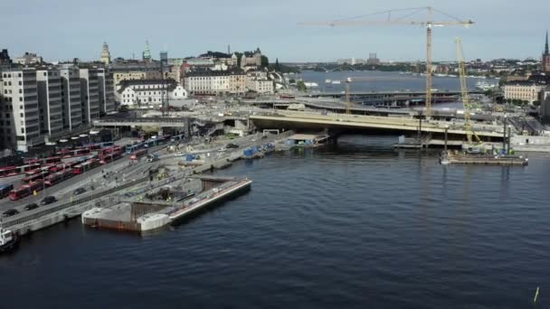 Přeprava nového kanálu do Guldbronu v souostroví Stockholm. 2020-06-29 — Stock video