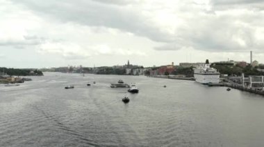 Stockholm takımadasındaki Guldbron 'a yeni bir kanalizasyon nakli. 2020-06-29