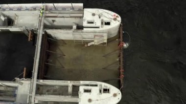 Stockholm takımadasındaki Guldbron 'a yeni bir kanalizasyon nakli. 2020-06-29