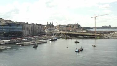 Stockholm takımadasındaki Guldbron 'a yeni bir kanalizasyon nakli. 2020-06-29