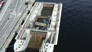 Stockholm takımadasındaki Guldbron 'a yeni bir kanalizasyon nakli. 2020-06-29