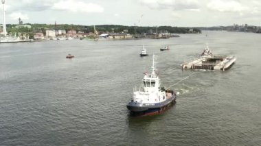 Stockholm takımadasındaki Guldbron 'a yeni bir kanalizasyon nakli. 2020-06-29