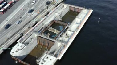 Stockholm takımadasındaki Guldbron 'a yeni bir kanalizasyon nakli. 2020-06-29