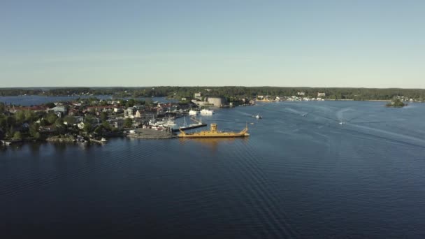 Drone view over Vaxholm kastell in sunset, Sztokholm archipelag — Wideo stockowe