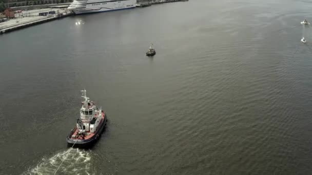 Transporte de um novo sluice, para Guldbron no arquipélago de Estocolmo. 2020-06-29 — Vídeo de Stock