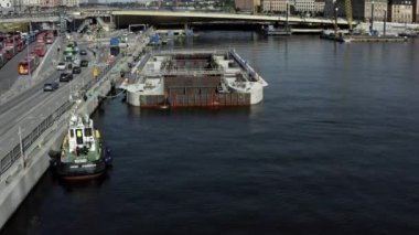Stockholm takımadasındaki Guldbron 'a yeni bir kanalizasyon nakli. 2020-06-29