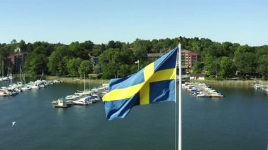Stockholm 'ün dışındaki Gustavsberg takımadalarında yaz mevsiminin havadan görüntüsü. 20-07-28