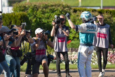 210530 Solvalla - Elitloppet Propulsion 'un kazanan atı ve şoför Orjan Kihlstrom Stockholm' deki Elitloppet trotting yarışının finalini kazandı..
