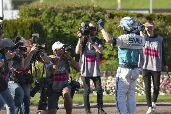 210530 Solvalla - Elitloppet Propulsion 'un kazanan atı ve şoför Orjan Kihlstrom Stockholm' deki Elitloppet trotting yarışının finalini kazandı..