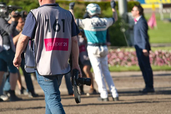 210530 Solvalla - Elitloppet Propulsion 'un kazanan atı ve şoför Orjan Kihlstrom Stockholm' deki Elitloppet trotting yarışının finalini kazandı..