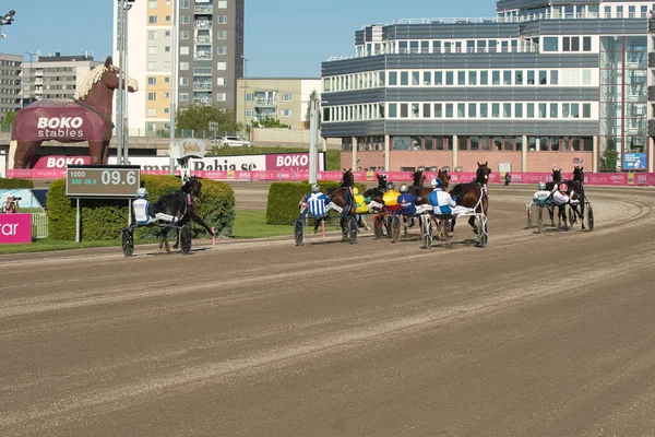 210530 - İsveç 'teki Solvalla pistinde Elitloppet koşu etkinliği. — Stok fotoğraf