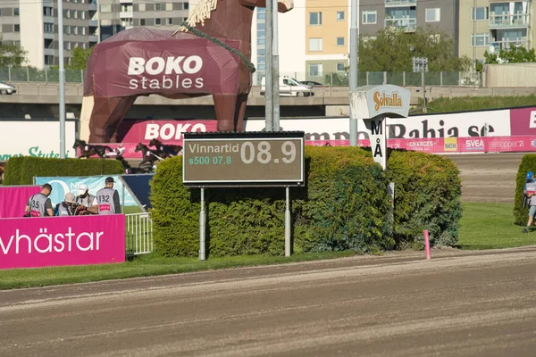 210530 - İsveç 'teki Solvalla pistinde Elitloppet koşu etkinliği. — Stok fotoğraf