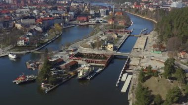 İsveç 'teki Sodertalje Kanalı ve Sodertalje şehrinin güneşli bir günde 18.4-21 Nisan aylarında çekilmiş insansız hava aracı görüntüleri.