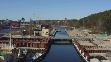 İsveç 'teki Sodertalje Kanalı ve Sodertalje şehrinin güneşli bir günde 18.4-21 Nisan aylarında çekilmiş insansız hava aracı görüntüleri.