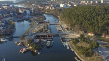 İsveç 'teki Sodertalje Kanalı ve Sodertalje şehrinin güneşli bir günde 18.4-21 Nisan aylarında çekilmiş insansız hava aracı görüntüleri.