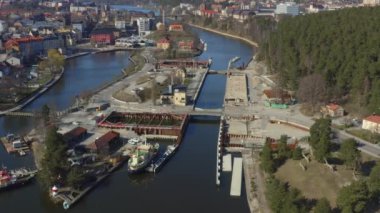İsveç 'teki Sodertalje Kanalı ve Sodertalje şehrinin güneşli bir günde 18.4-21 Nisan aylarında çekilmiş insansız hava aracı görüntüleri.