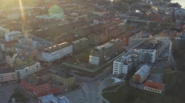 İsveç 'teki Sodertalje Kanalı ve Sodertalje şehrinin güneşli bir günde 18.4-21 Nisan aylarında çekilmiş insansız hava aracı görüntüleri.