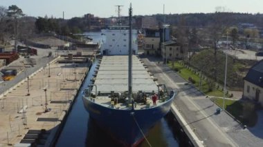 İsveç 'teki Sodertalje Kanalı ve Sodertalje şehrinin güneşli bir günde 18.4-21 Nisan aylarında çekilmiş insansız hava aracı görüntüleri.