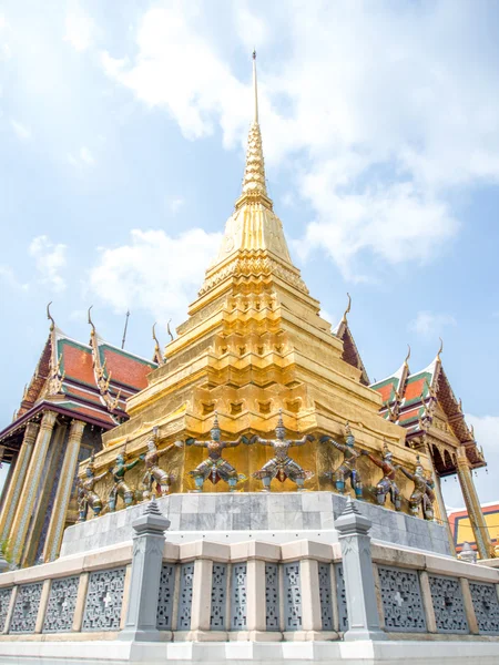 Zümrüt Buda Tapınağı için bölümü