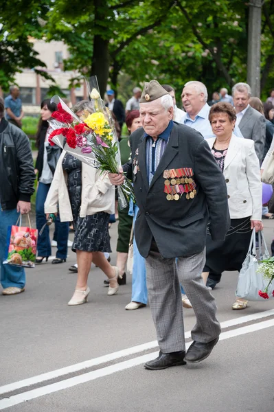 BROVARIO, UCRANIA. Veterano de la Segunda Guerra Mundial. Desfile de la victoria dedicado al Día de la Victoria el 9 de mayo. 9 de mayo de 2012 —  Fotos de Stock