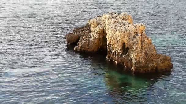 Gyönyörű táj-óceán, sziklák, természet, part — Stock videók