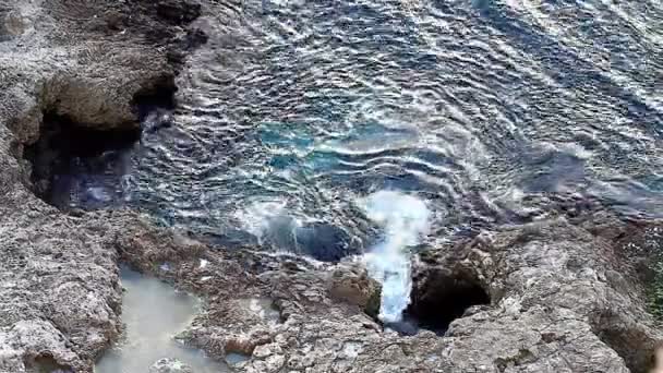 Prachtige landschap van aard, Oceaan, rotsen, kust — Stockvideo