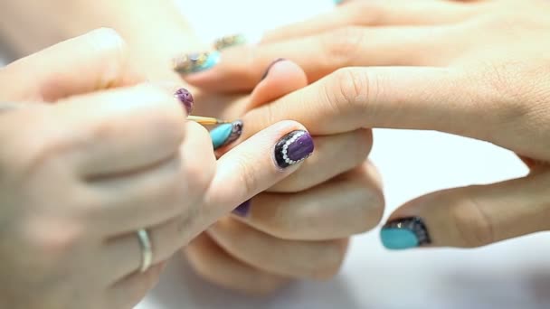 Processo de manicure, unhas, close-up , — Vídeo de Stock