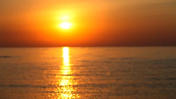 Beau lever de soleil sur la mer — Video
