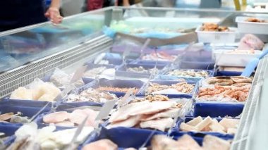 Deniz ürünleri uzun buzdolabı sayaç