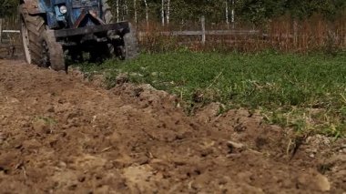 eski vintage traktör sürme arazi