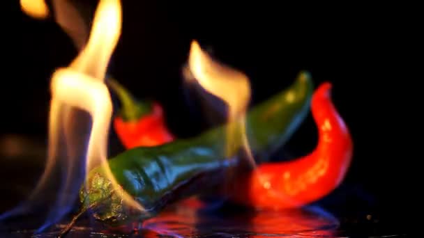 Peperoncino in armi da fuoco — Video Stock