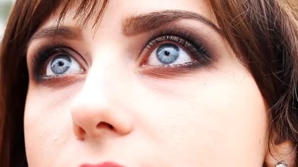 Creazione di un processo di close-up make-up — Video Stock