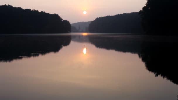 Bella alba sul lago — Video Stock