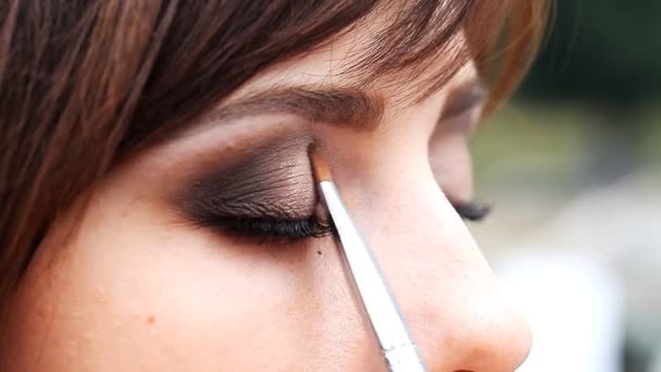 Creazione di un processo di close-up make-up — Video Stock