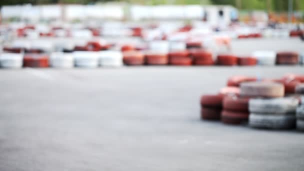 Achtergrond vervagen outdoor kartingbaan, vrije tijd — Stockvideo