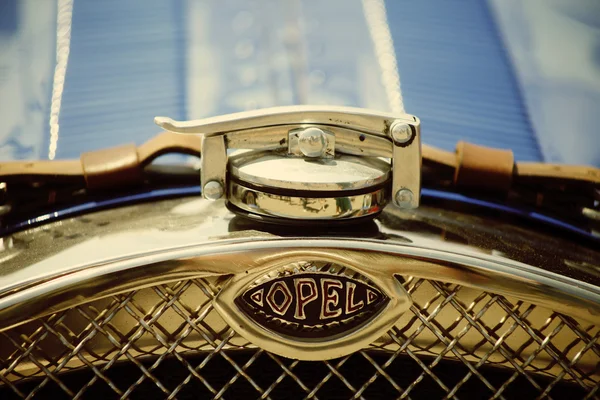 Güzel eski model retro araba Opel Olympia 1943 yılı