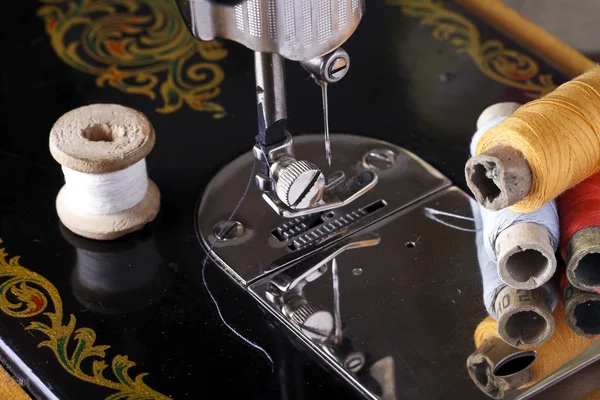 Vintage a máquina de costura — Fotografia de Stock