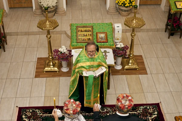 Orthodoxer Hochzeitsprozess — Stockfoto