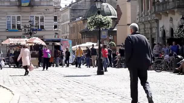 Трафік на міській вулиці — стокове відео