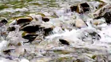 dağ akışı güzel arka plan