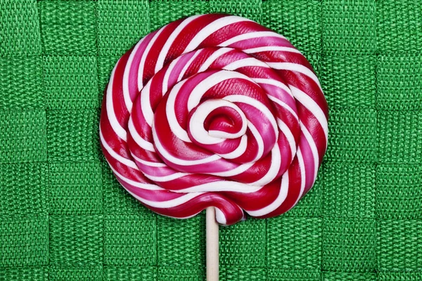Röda och vita stora spiral lollipop — Stockfoto