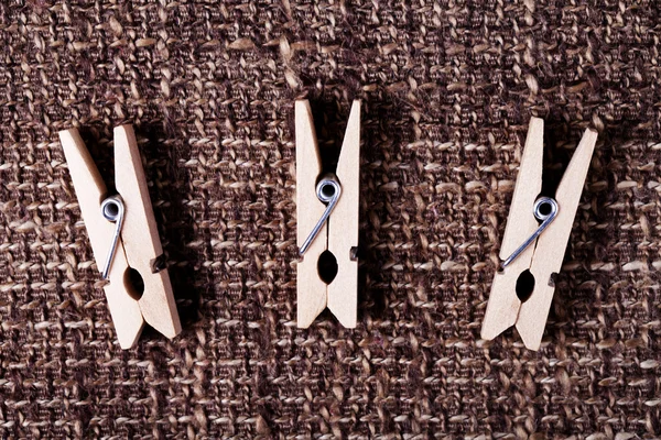 clothespins kahverengi arka plan